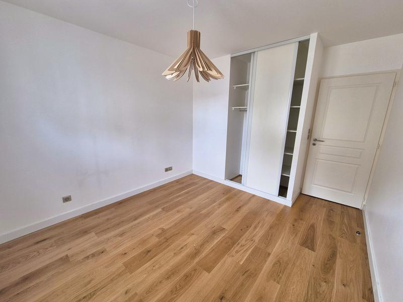 Appartement - 90 m² - 4 pièces