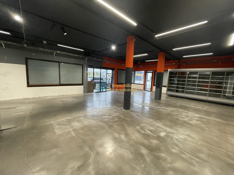 Local commercial - 142 m² - 2 pièces