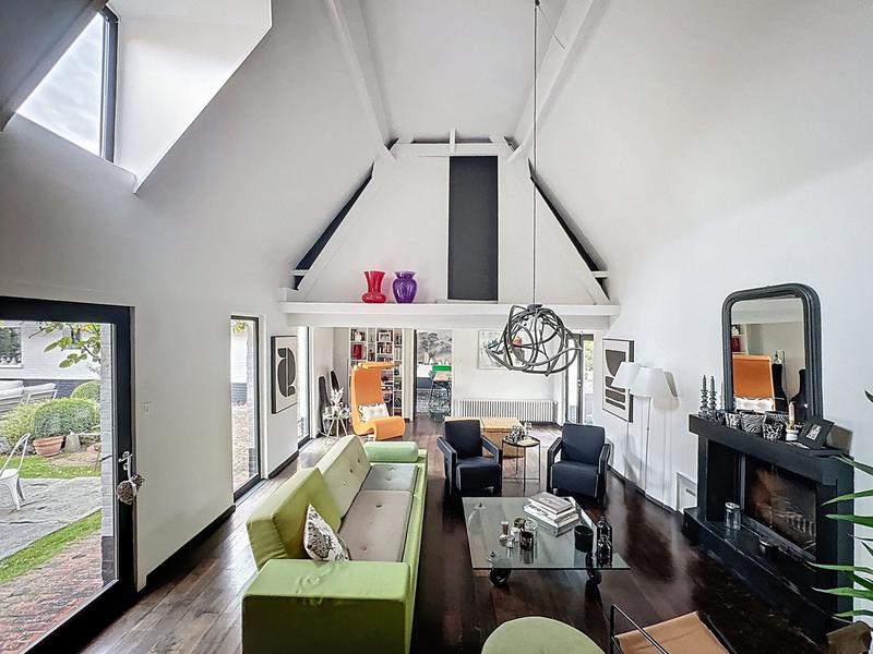 Maison - 334 m² - 7 pièces