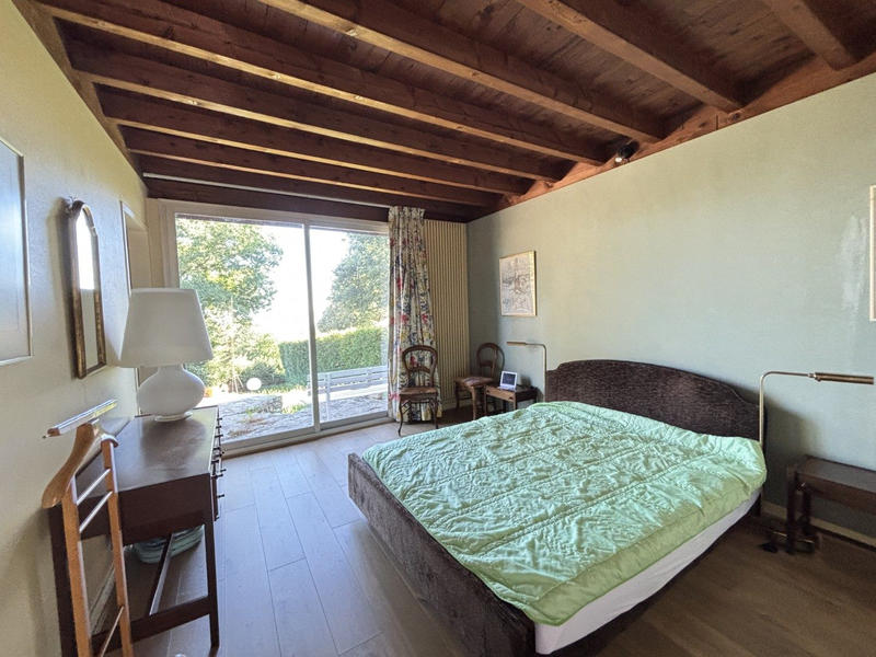 Villa - 168 m² - 9 pièces