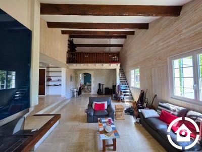 Maison - 179 m² - 8 pièces