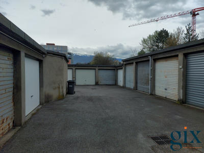 Parking / Garage - 14 m²