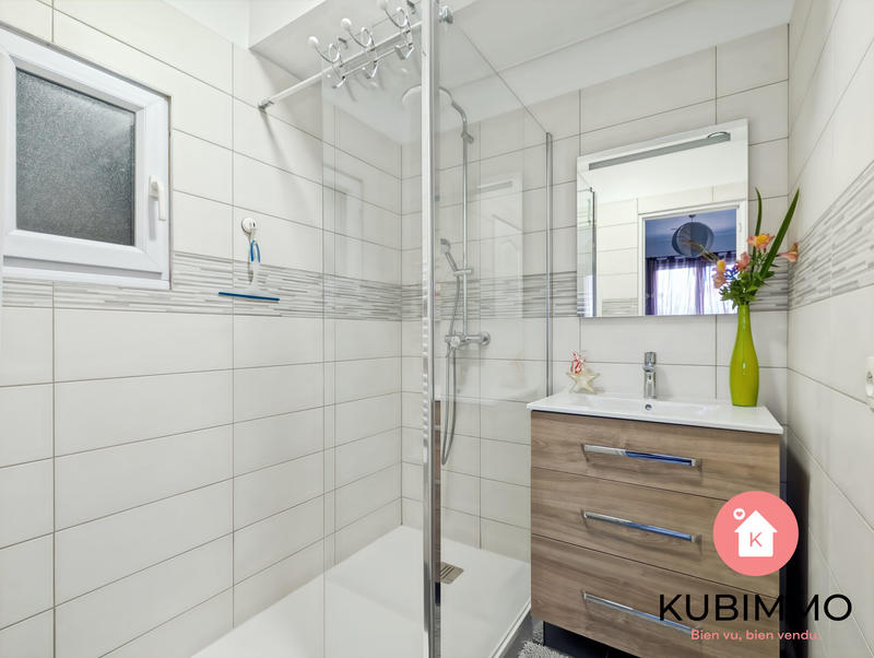 Maison traditionnelle - 121 m² - 6 pièces