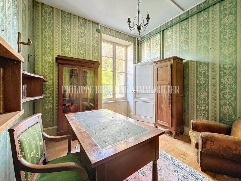 Maison - 241 m² - 12 pièces