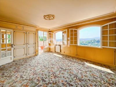 Villa - 375 m² - 6 pièces