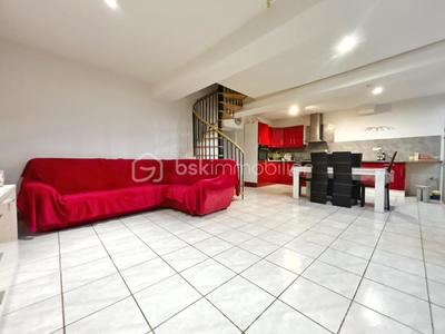 Maison - 93 m² - 5 pièces