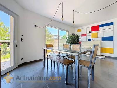 Maison - 92 m² - 5 pièces