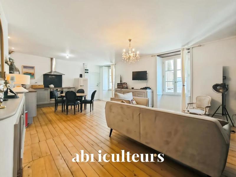 Appartement ancien - 65 m² - 3 pièces