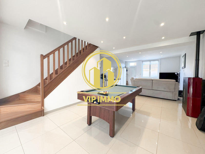 Maison - 141 m² - 10 pièces