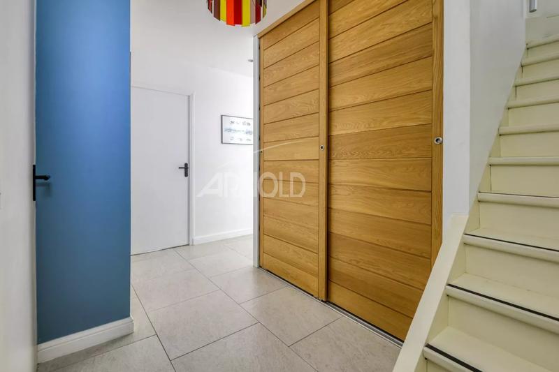 Maison - 111 m² - 6 pièces