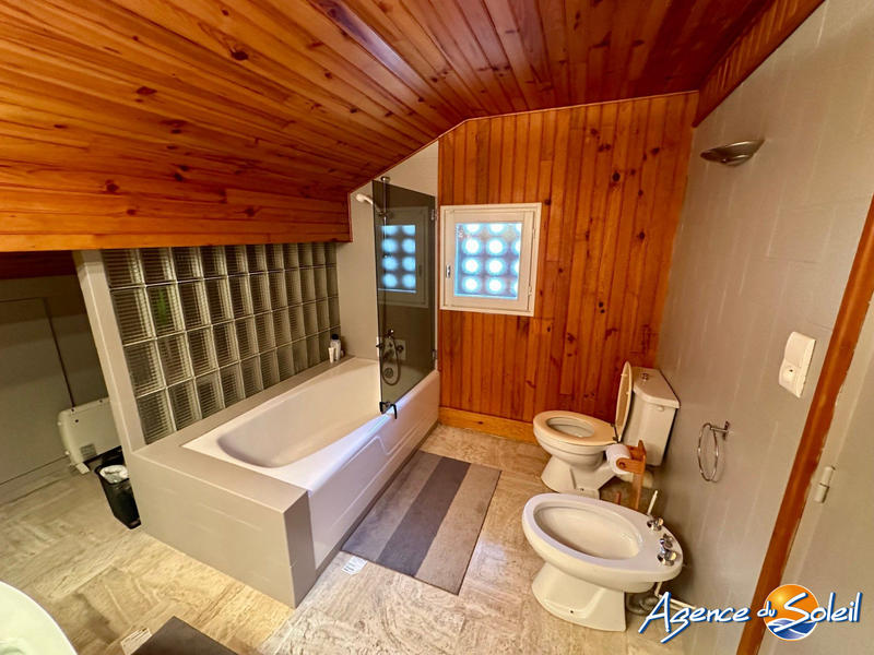 Châlet - 307 m² - 12 pièces