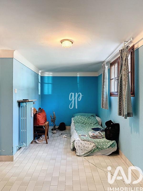 Maison - 233 m² - 7 pièces