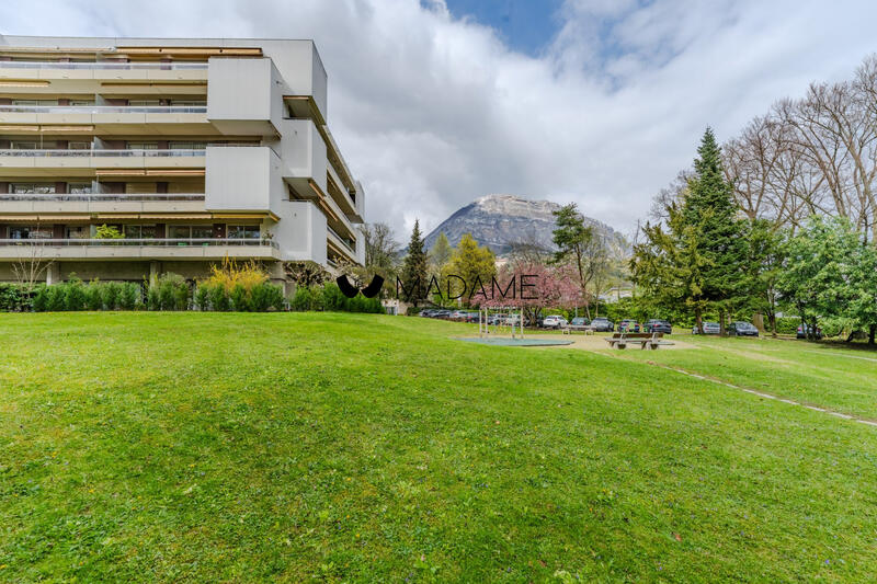 Appartement - 112 m² - 4 pièces