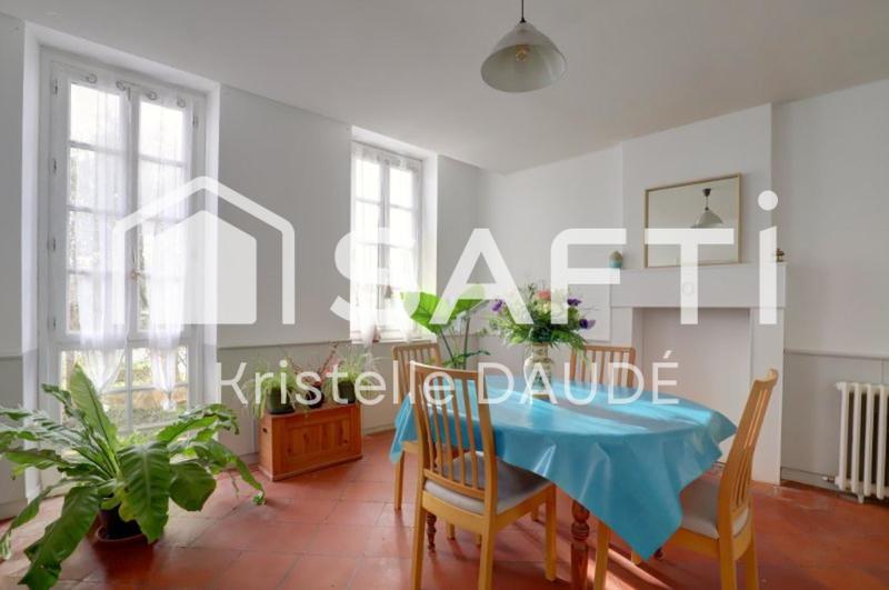 Maison - 302 m² - 7 pièces