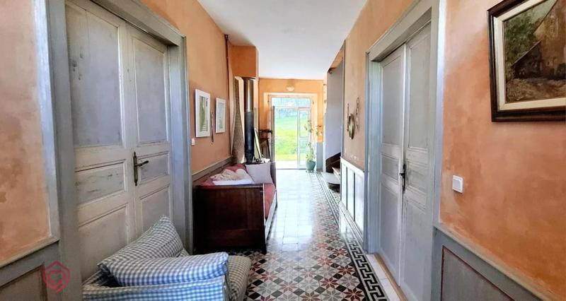 Château - 288 m² - 9 pièces