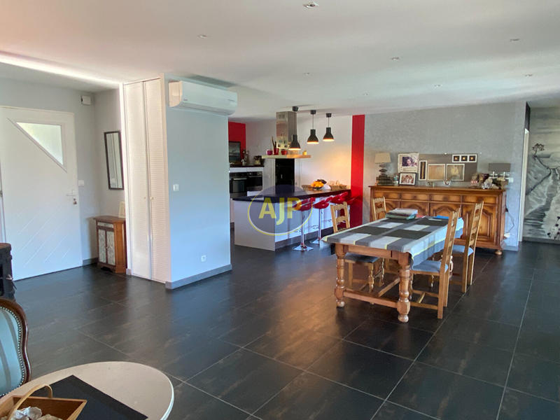 Maison - 157 m² - 4 pièces