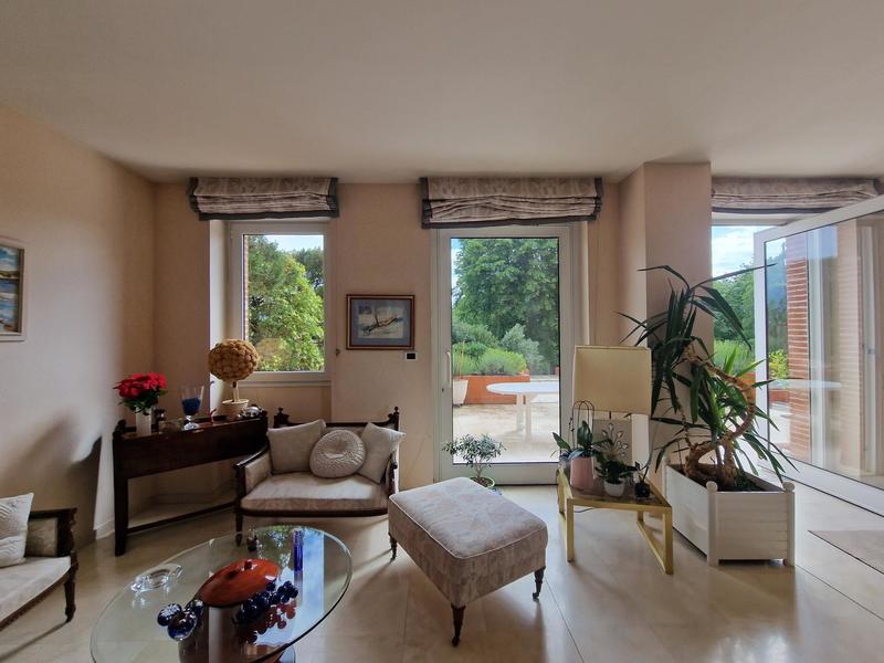 Maison - 380 m² - 9 pièces