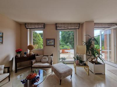 Maison - 380 m² - 9 pièces