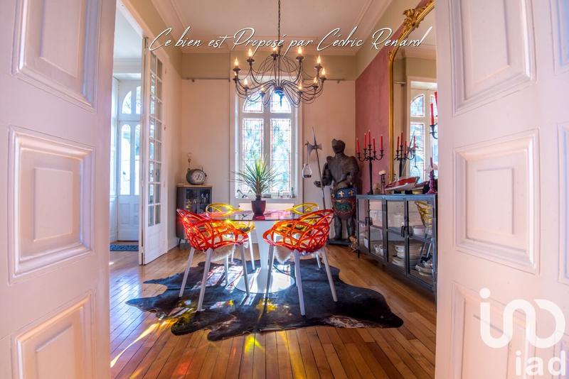 Maison - 225 m² - 10 pièces