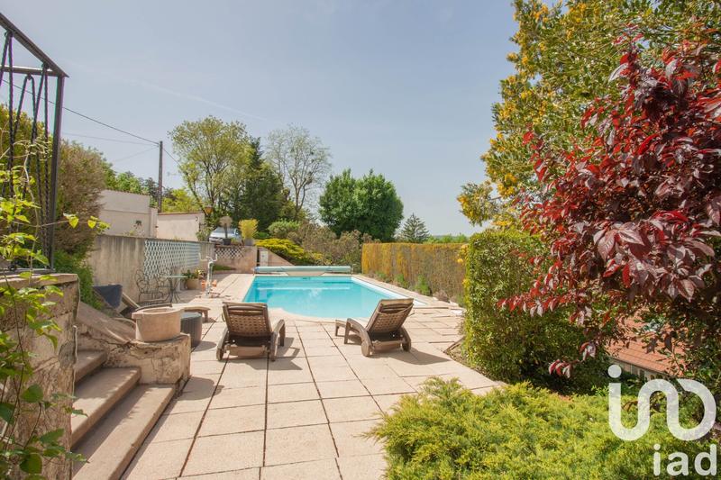 Maison - 270 m² - 8 pièces