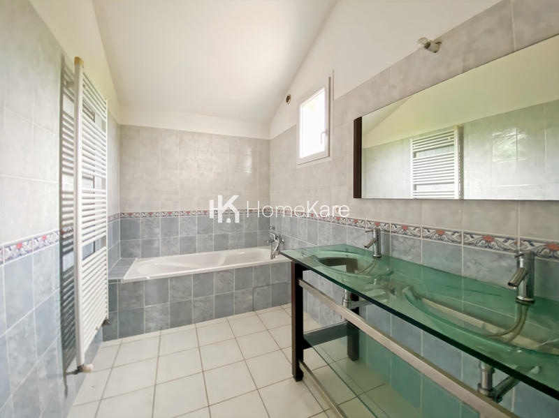 Maison - 120 m² - 4 pièces