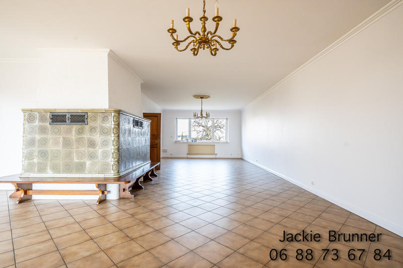 Maison - 220 m² - 6 pièces