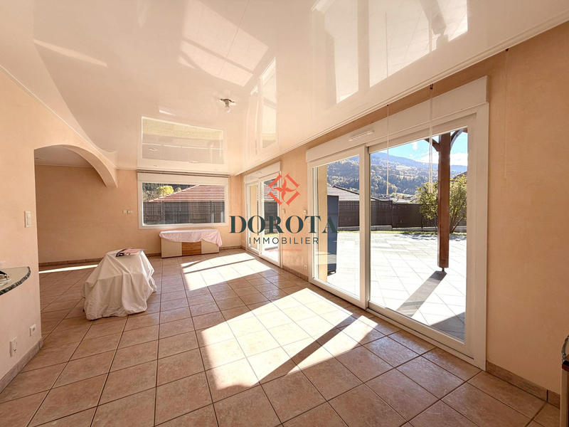 Maison traditionnelle - 162 m² - 5 pièces