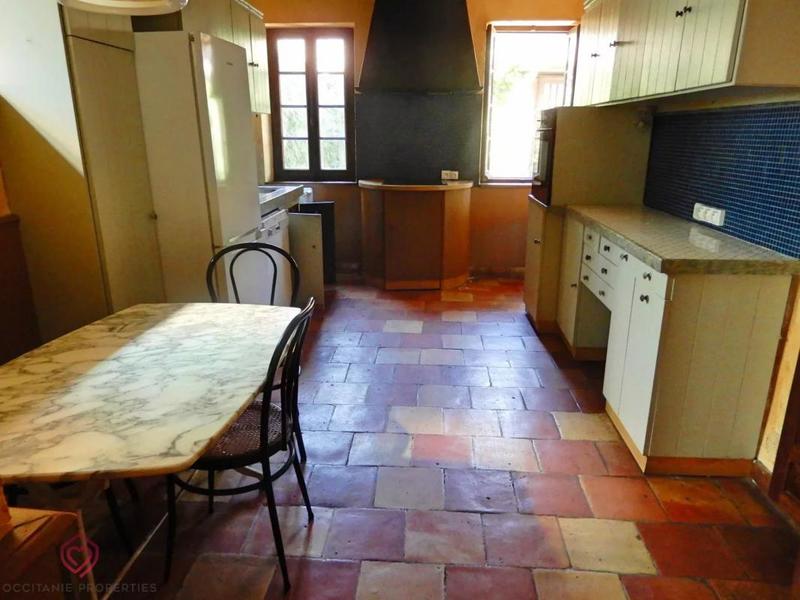 Demeure - 303 m² - 10 pièces