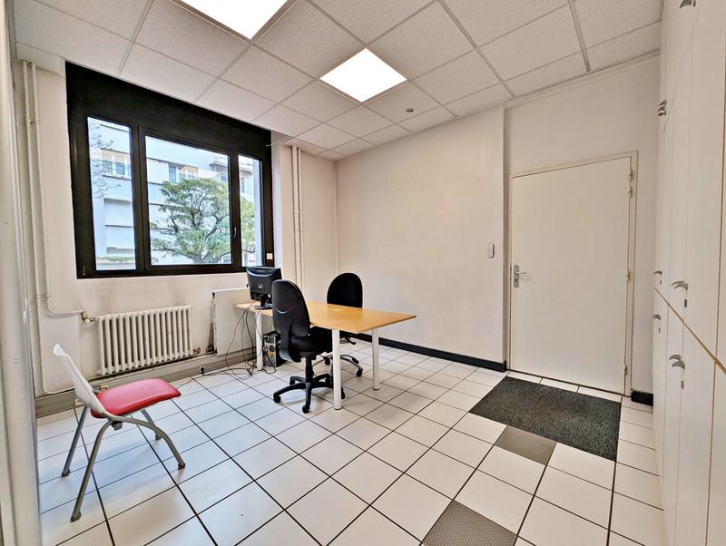 Bureau - 100 m² - 4 pièces
