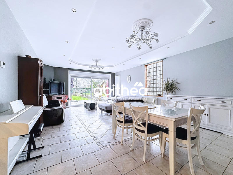 Maison - 198 m² - 8 pièces