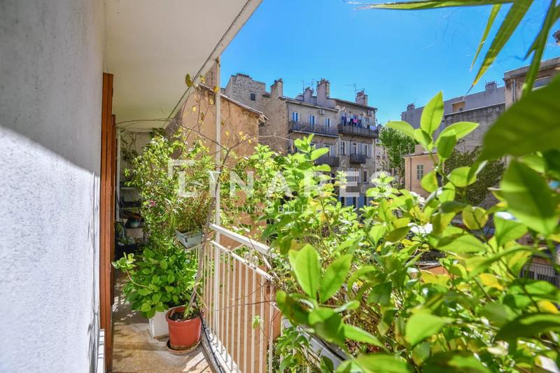 Appartement - 102 m² - 4 pièces