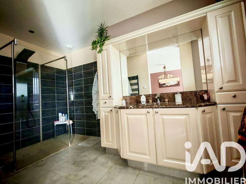 Maison - 331 m² - 6 pièces