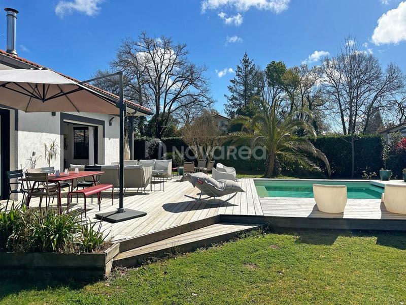 Maison - 140 m² - 5 pièces