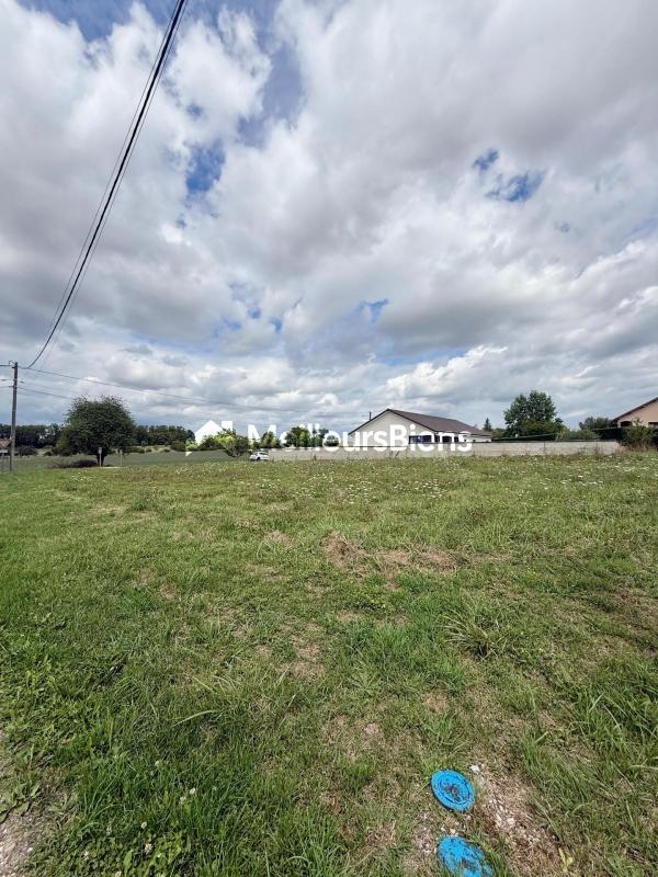 Terrain constructible - 1 000 m²