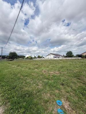 Terrain constructible - 1 000 m²