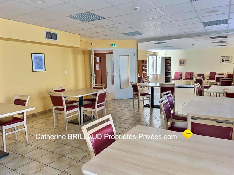 Maison - 1 154 m² - 35 pièces