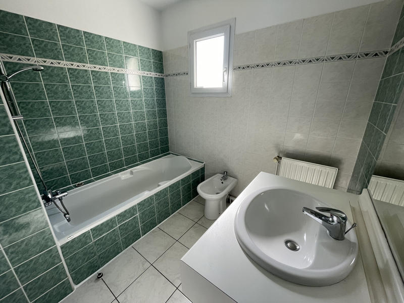 Appartement - 100 m² - 4 pièces