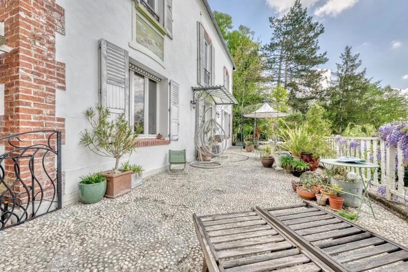 Appartement - 230 m² - 8 pièces