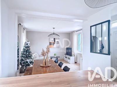 Maison - 93 m² - 4 pièces