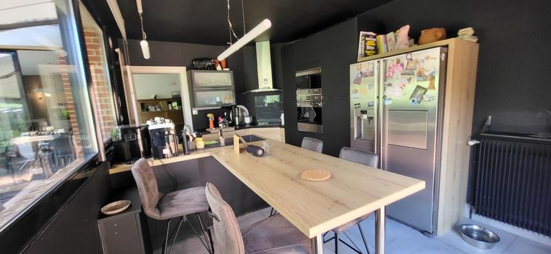 Propriété - 240 m² - 9 pièces