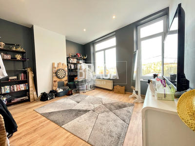 Maison - 90 m² - 5 pièces