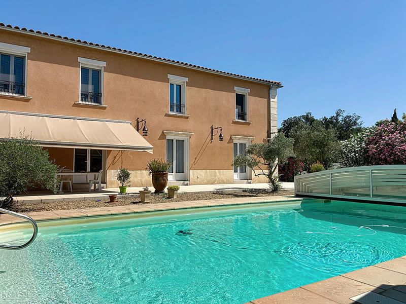 Maison - 300 m² - 7 pièces