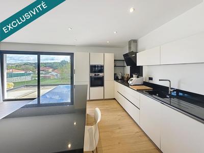 Maison - 121 m² - 4 pièces