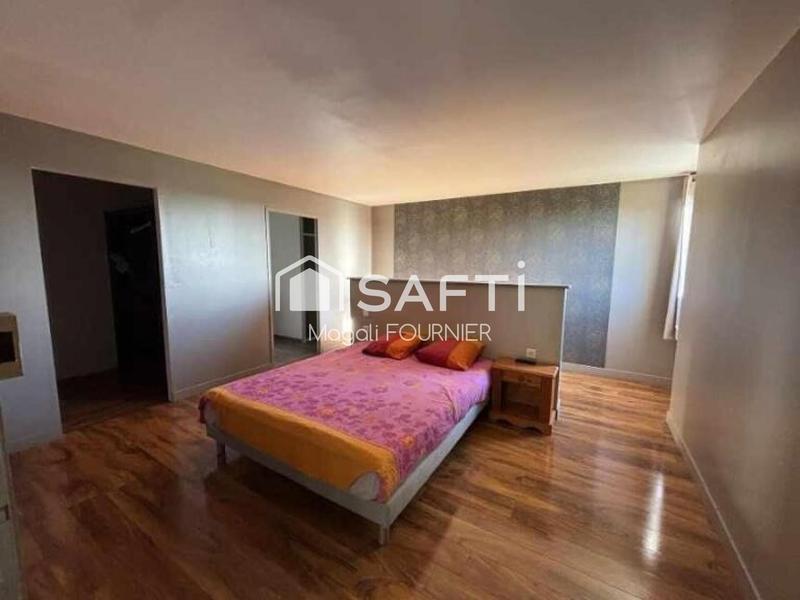 Maison - 201 m² - 8 pièces