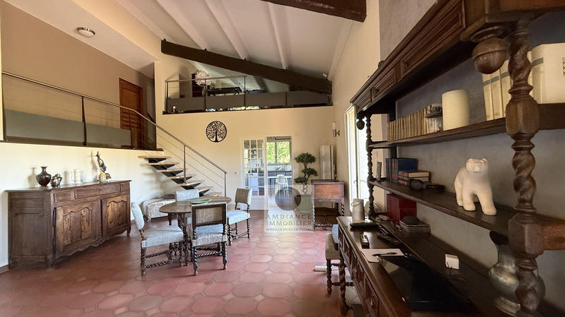 Maison - 225 m² - 10 pièces