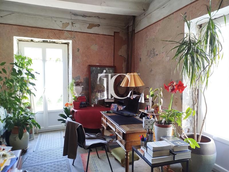 Maison en pierre - 207 m² - 6 pièces