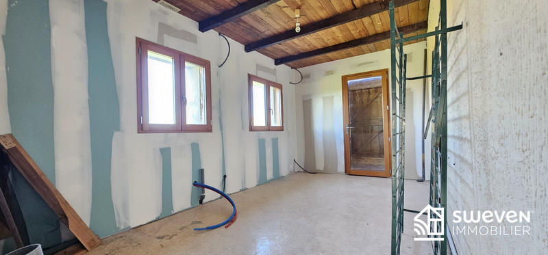 Maison - 360 m² - 18 pièces