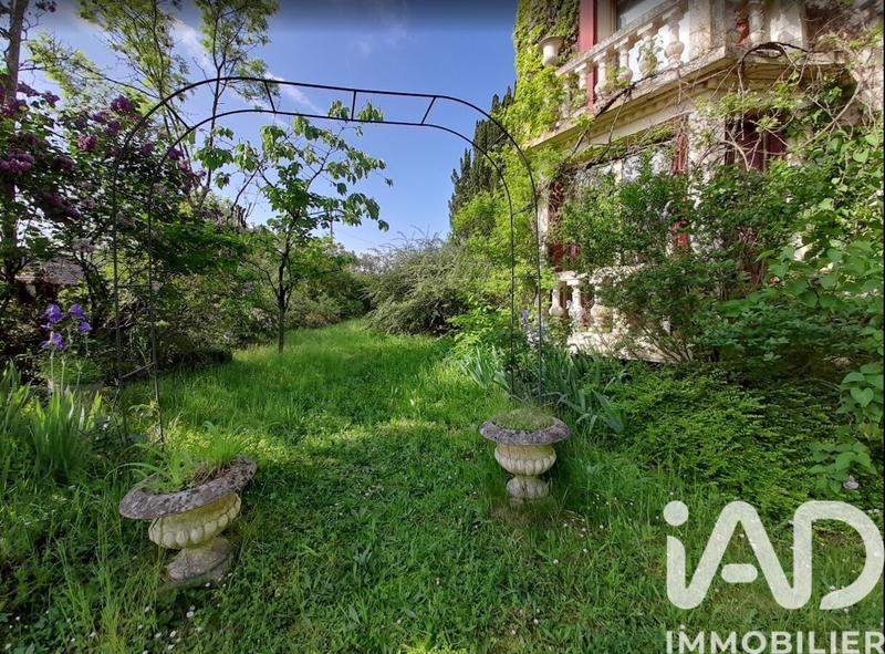 Maison - 228 m² - 10 pièces