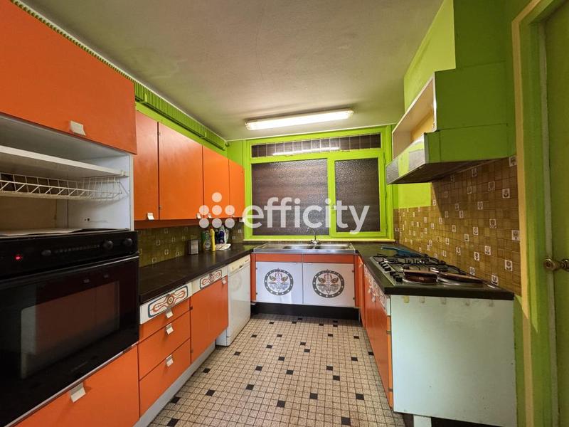 Maison - 142 m² - 10 pièces