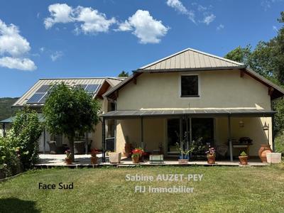 Maison - 300 m² - 15 pièces